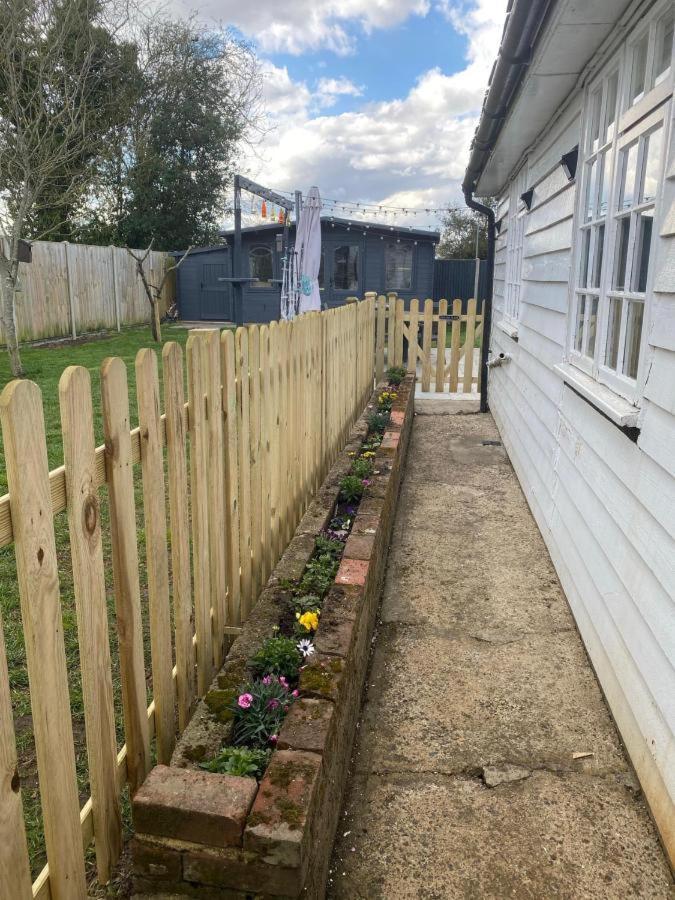 The Potting Shed. Small But Perfectly Formed Canterbury Exteriör bild